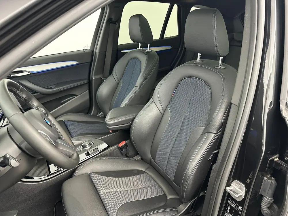 BMW X1 sDrive18i PANO - TREKHAAK - LED - 1E EIGENAAR - M SPO uit 2019, foto 4