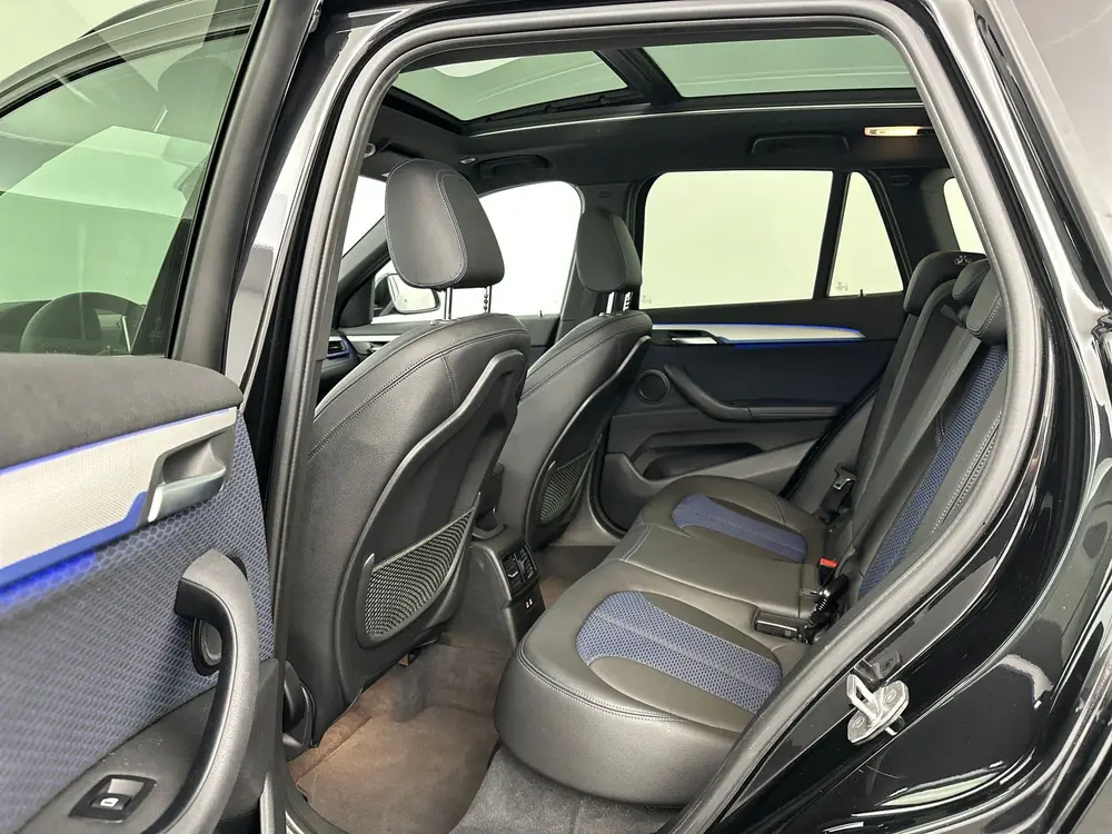 BMW X1 sDrive18i PANO - TREKHAAK - LED - 1E EIGENAAR - M SPO uit 2019, foto 9