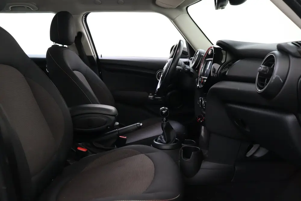 Mini Hatchback One Pepper uit 2019, foto 18