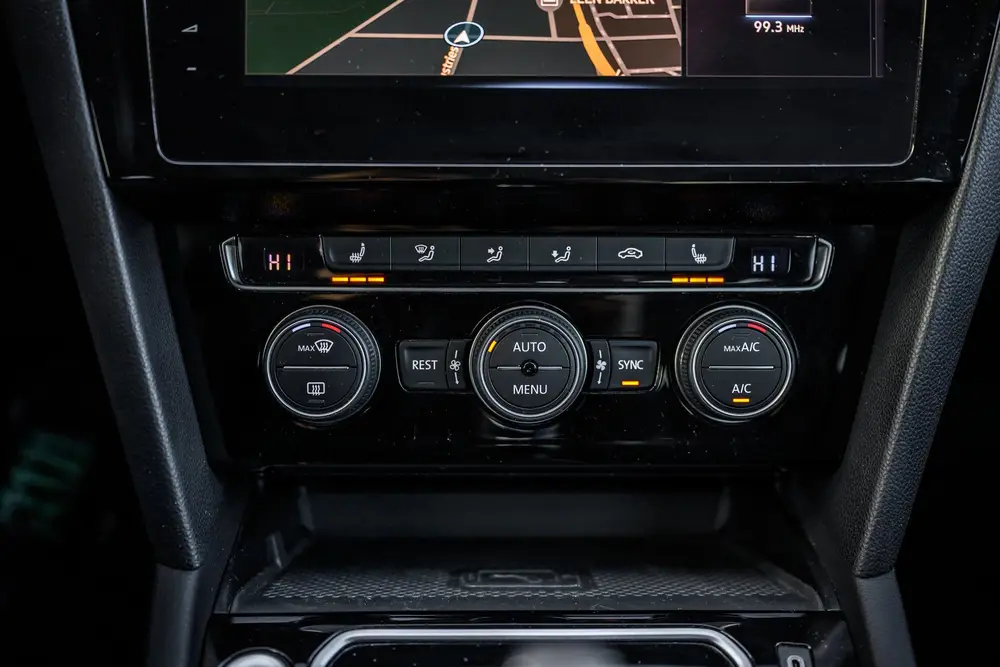 Volkswagen Passat 1.5 TSI R-Line|Camera|Acc|Lane-Assist|Keyl uit 2019, foto 10