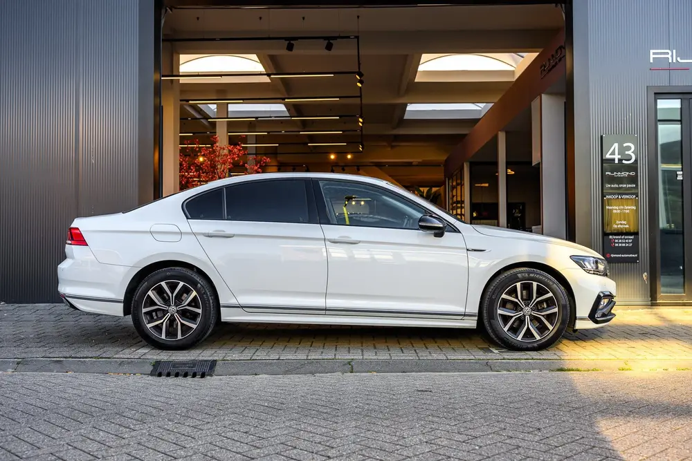 Volkswagen Passat 1.5 TSI R-Line|Camera|Acc|Lane-Assist|Keyl uit 2019, foto 6