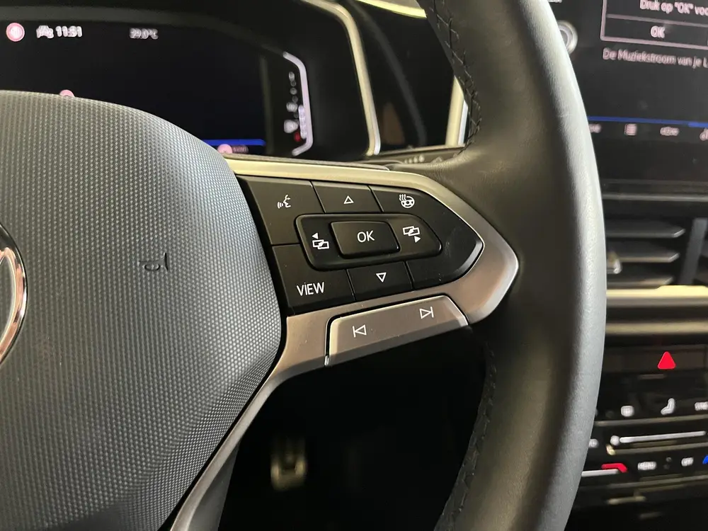 Volkswagen T-Roc 1.5 TSI 150pk DSG R-Line Camera Navigatie A uit 2024, foto 14