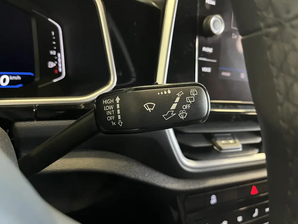 Volkswagen T-Roc 1.5 TSI 150pk DSG R-Line Camera Navigatie A uit 2024, foto 15
