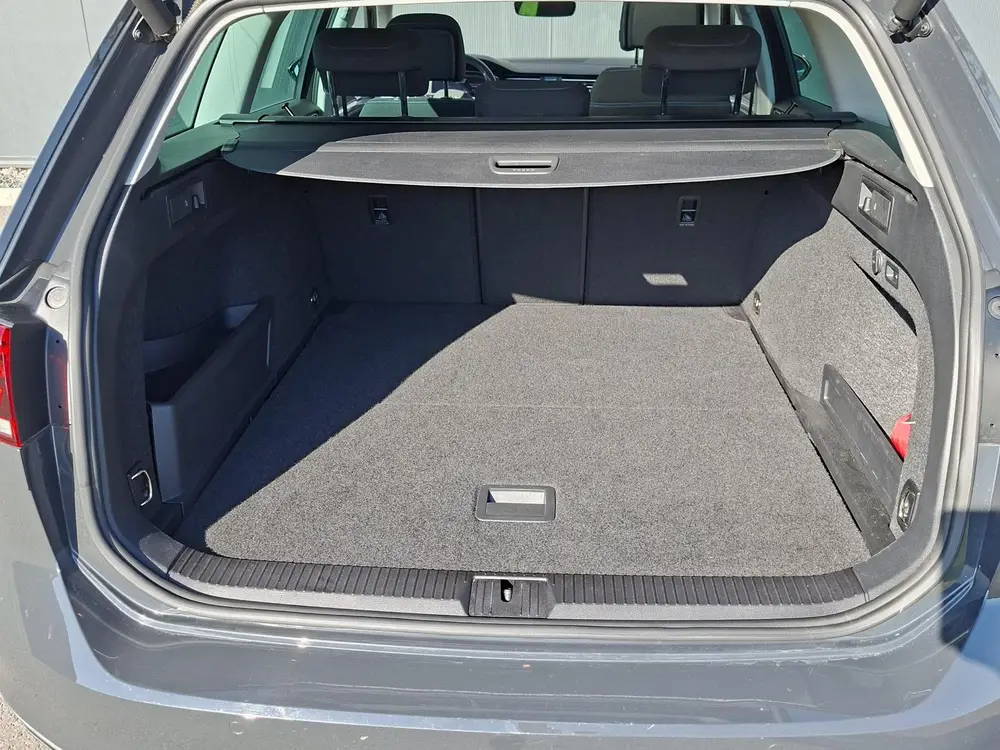 Volkswagen Passat Variant 1.4 TSI PHEV GTE Business panorama uit 2020, foto 15
