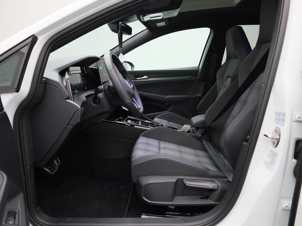 Volkswagen Golf 1.5 eHybrid GTE 272 PK| | SoH 100% | Panoram uit 2025, foto 11