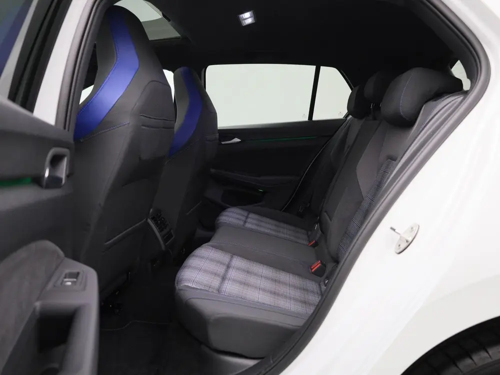 Volkswagen Golf 1.5 eHybrid GTE 272 PK| | SoH 100% | Panoram uit 2025, foto 12
