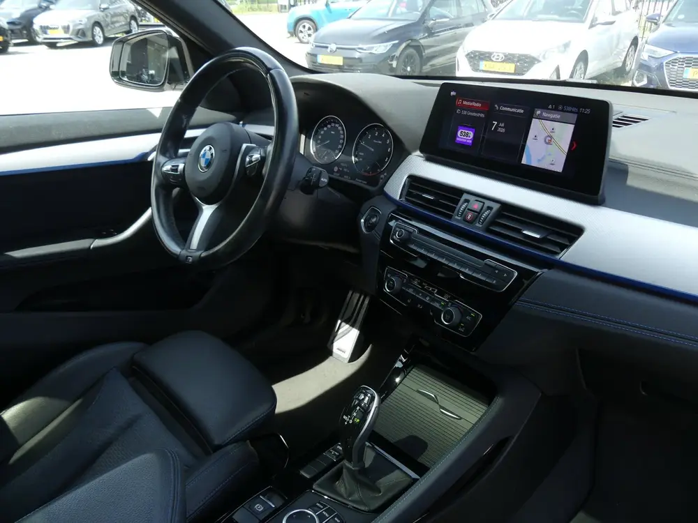 BMW X1 SDrive18i High Executive M-Sport uit 2021, foto 10