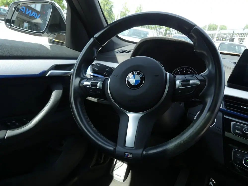 BMW X1 SDrive18i High Executive M-Sport uit 2021, foto 12
