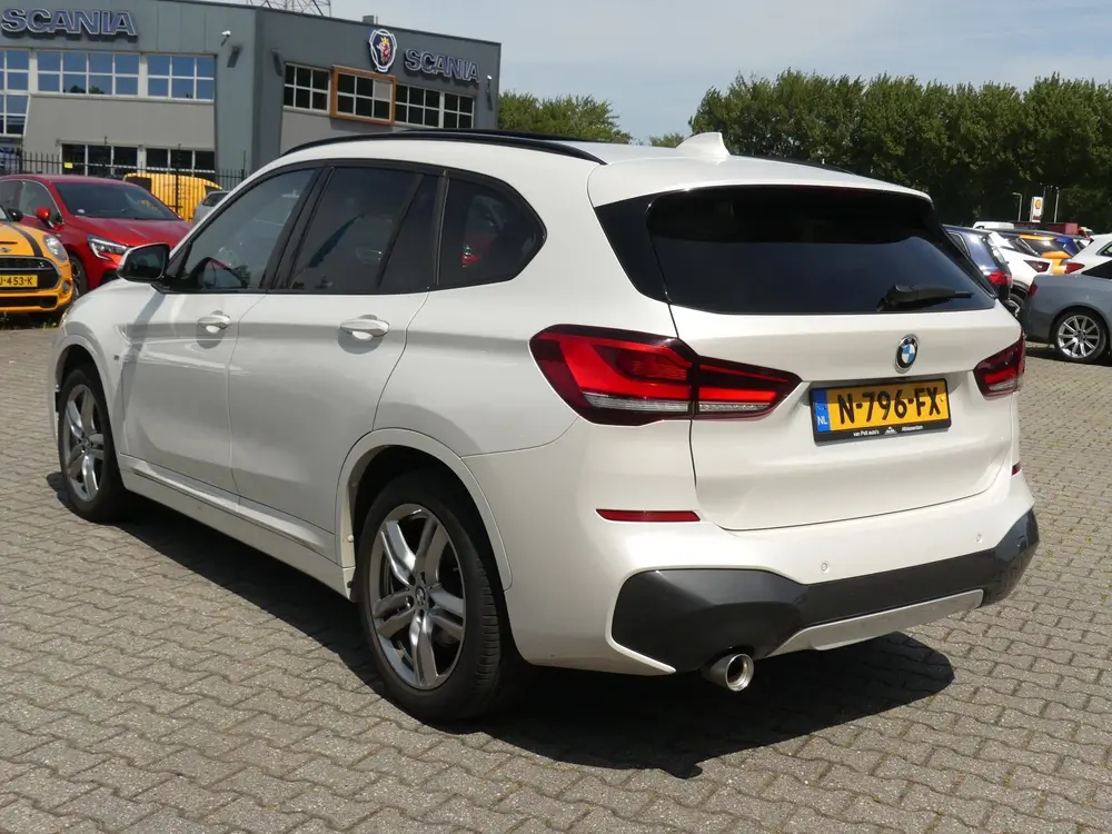 BMW X1 SDrive18i High Executive M-Sport uit 2021, foto 4