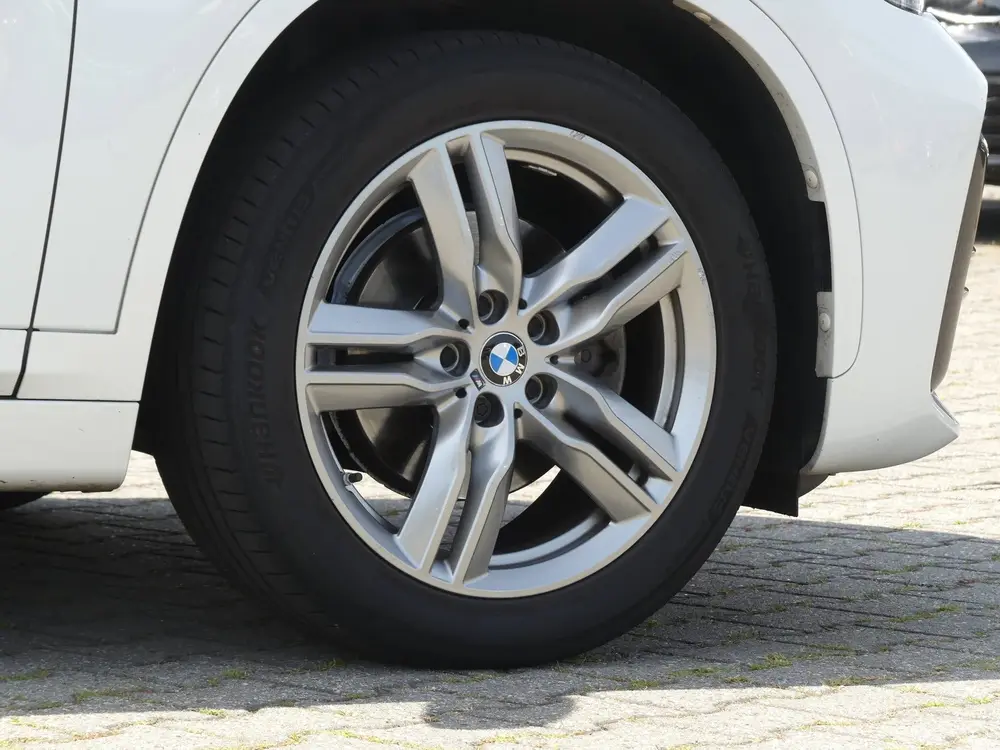 BMW X1 SDrive18i High Executive M-Sport uit 2021, foto 7