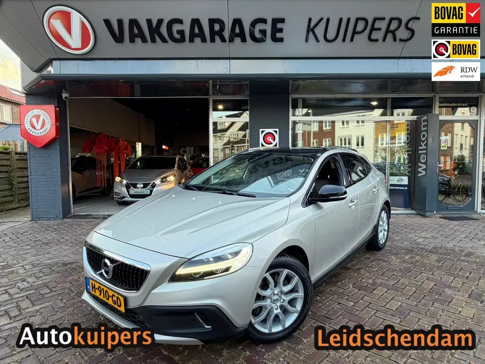 Volvo V40 Cross Country 1.5 T3 Polar+ Luxury uit 2020