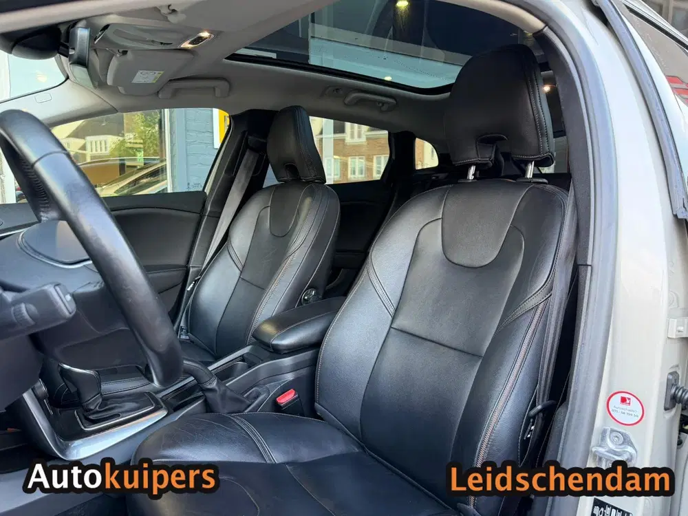 Volvo V40 Cross Country 1.5 T3 Polar+ Luxury uit 2020, foto 11