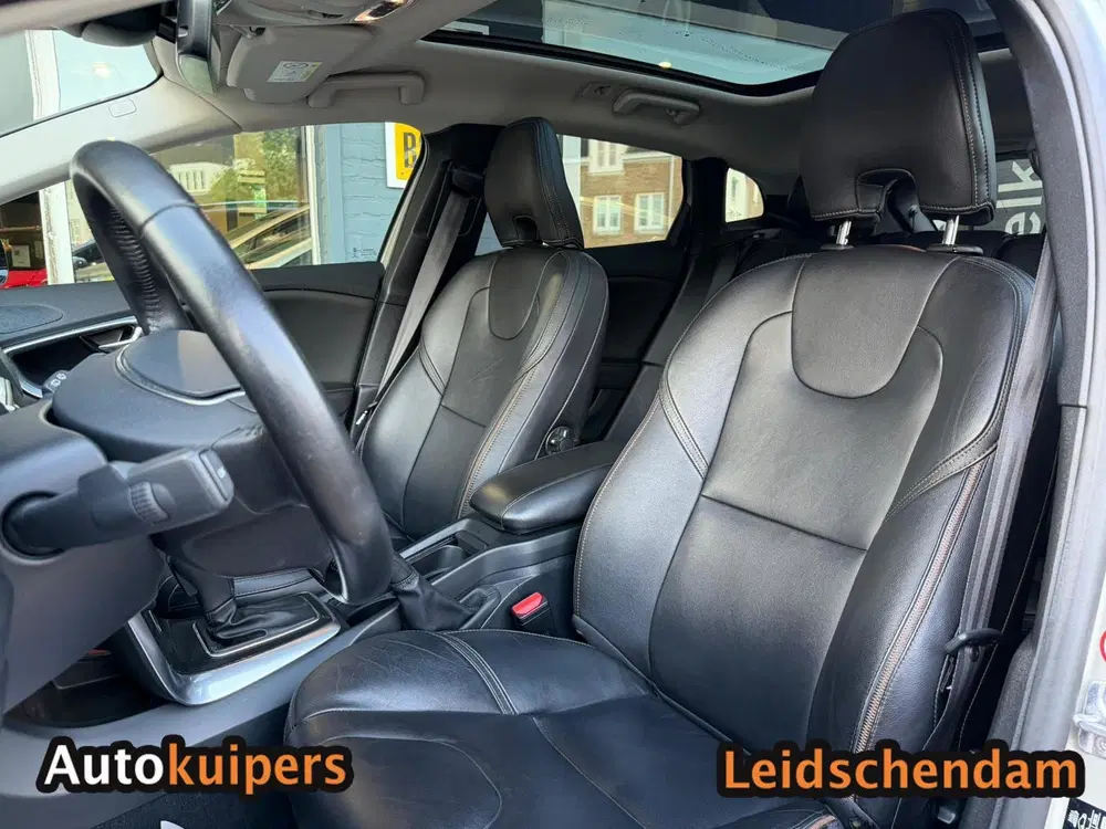 Volvo V40 Cross Country 1.5 T3 Polar+ Luxury uit 2020, foto 17