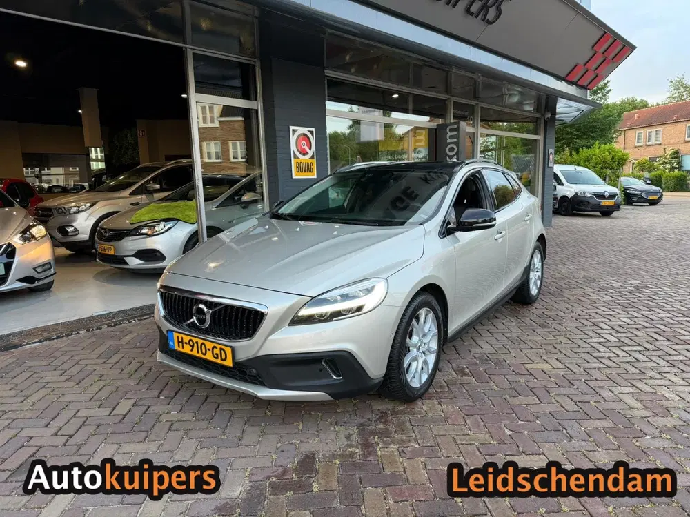 Volvo V40 Cross Country 1.5 T3 Polar+ Luxury uit 2020, foto 2