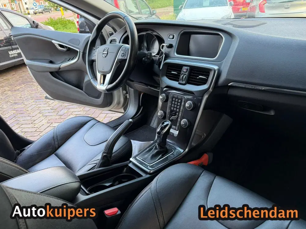 Volvo V40 Cross Country 1.5 T3 Polar+ Luxury uit 2020, foto 20