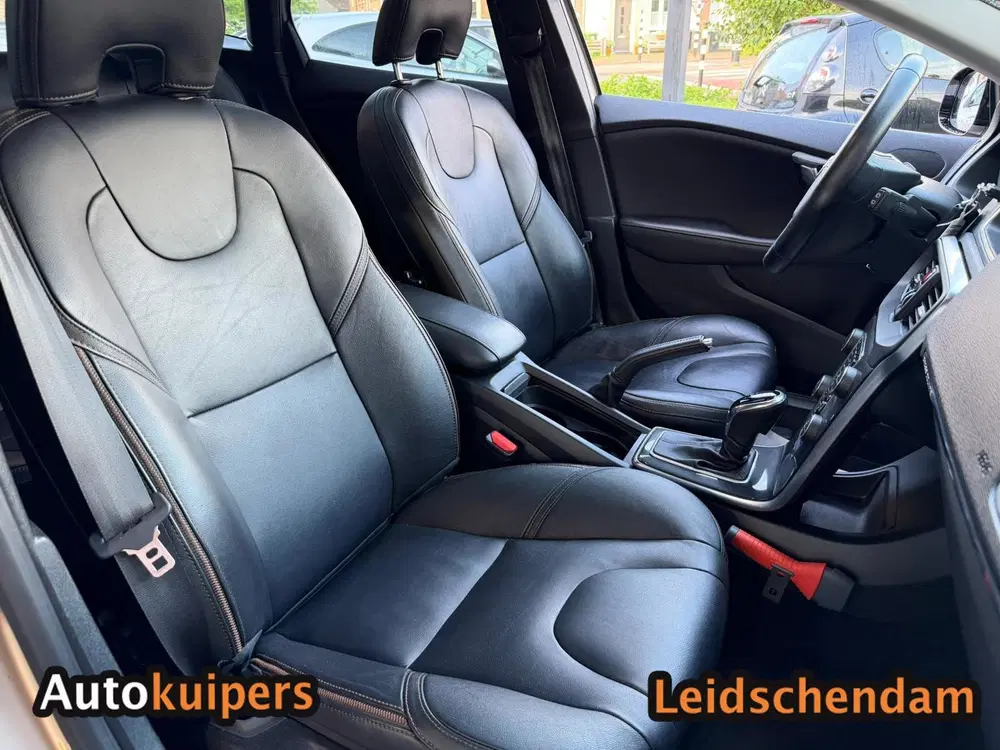 Volvo V40 Cross Country 1.5 T3 Polar+ Luxury uit 2020, foto 4