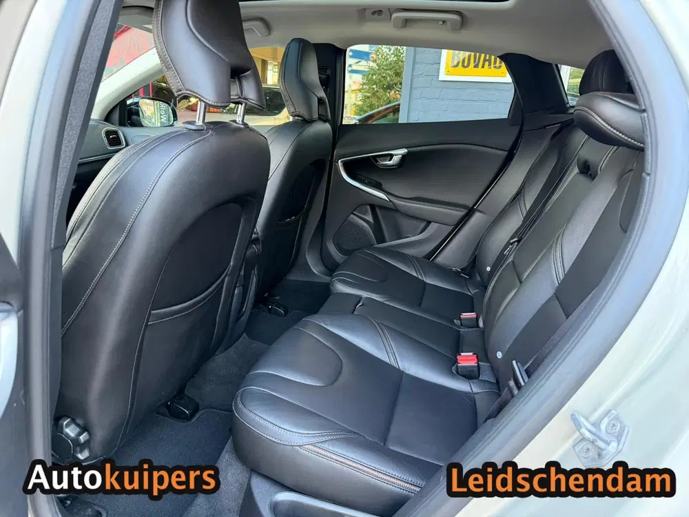 Volvo V40 Cross Country 1.5 T3 Polar+ Luxury uit 2020, foto 9