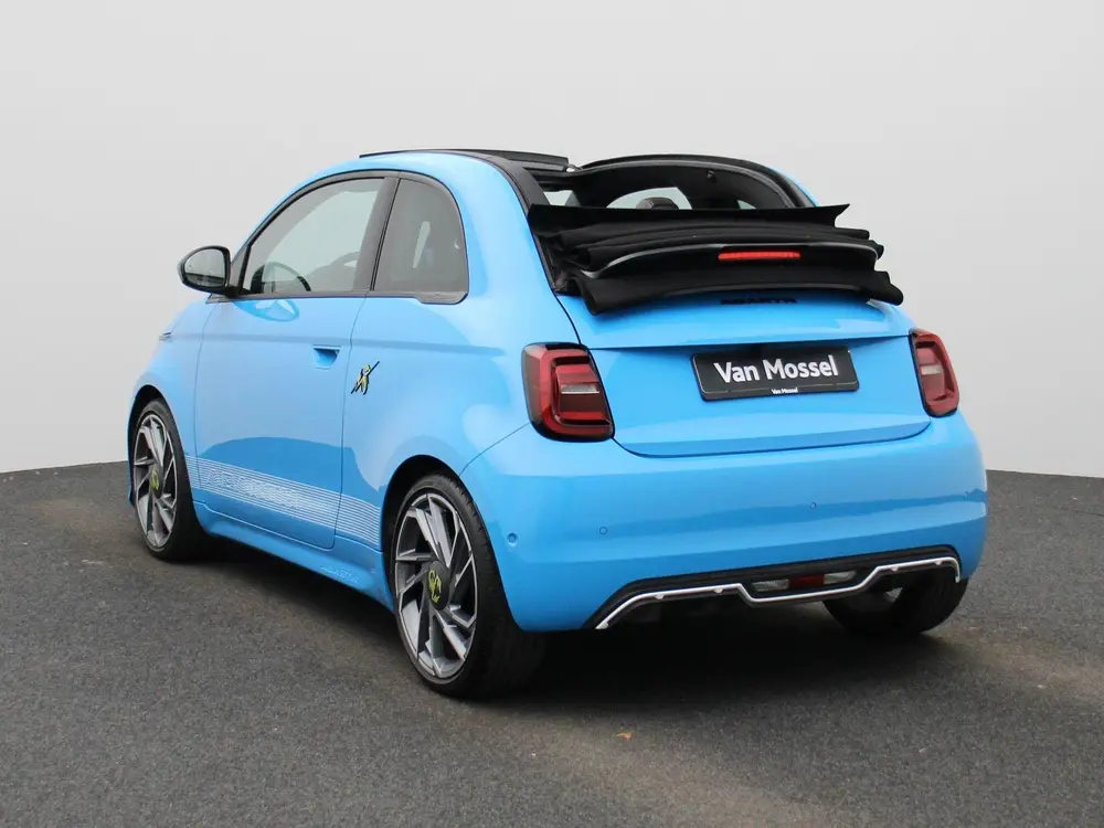 Fiat 500C Abarth Scorpionissima 42 kWh uit 2023, foto 4