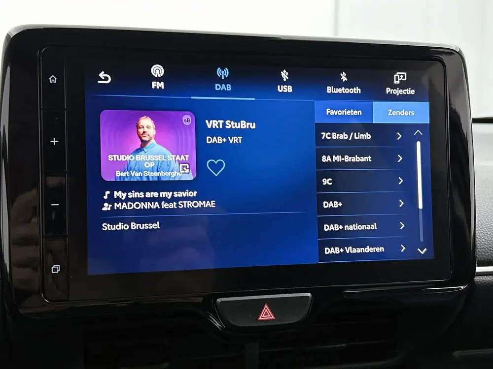 Toyota Yaris 1.5 Hybrid 115 Business Plus uit 2025, foto 11
