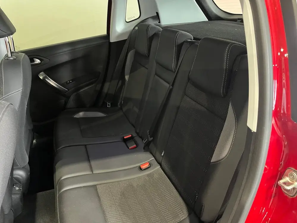 Peugeot 2008 1.2 PureTech Allure uit 2019, foto 10