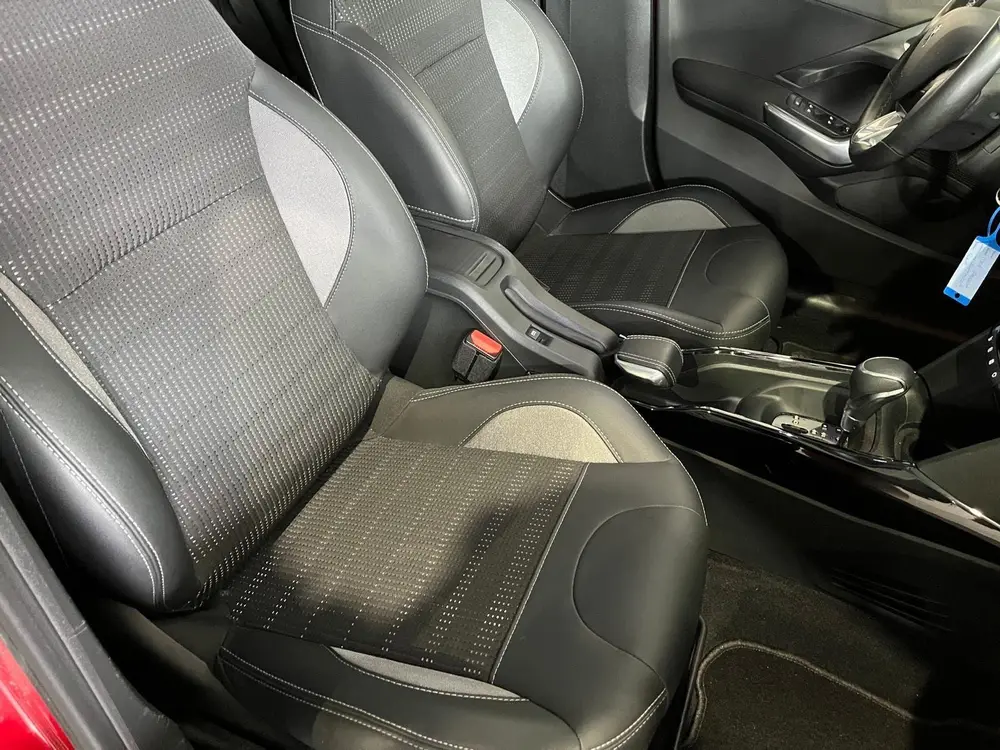 Peugeot 2008 1.2 PureTech Allure uit 2019, foto 15