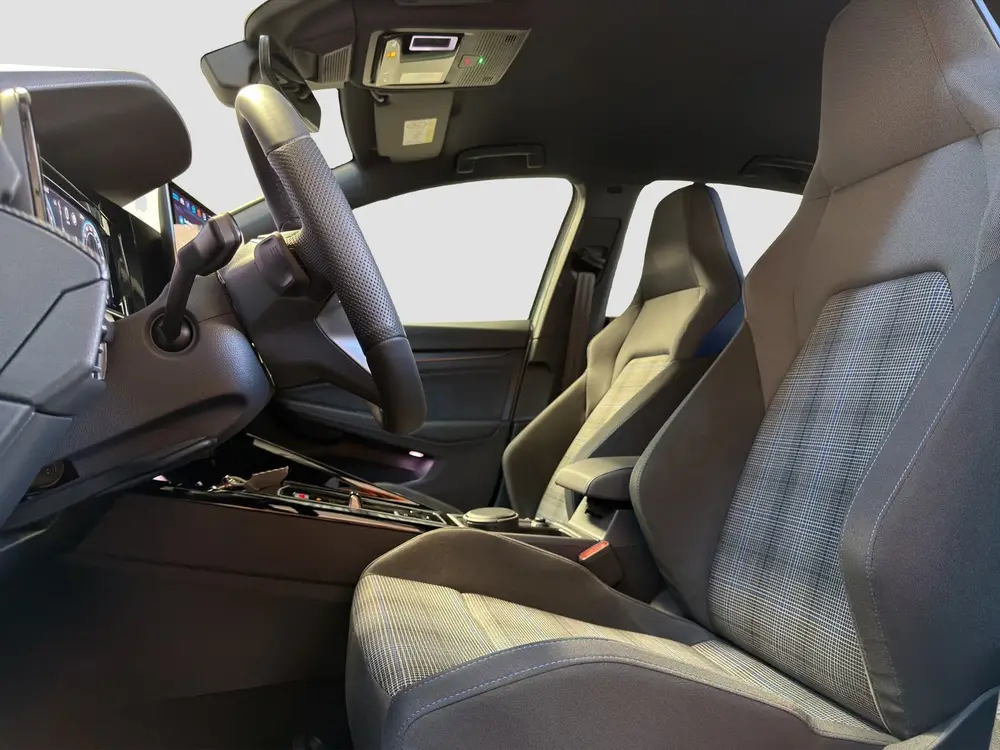 Volkswagen Golf 1.5 eHybrid GTE |HUD|DCC|Matrix IQ|Trekhaak| uit 2026, foto 4