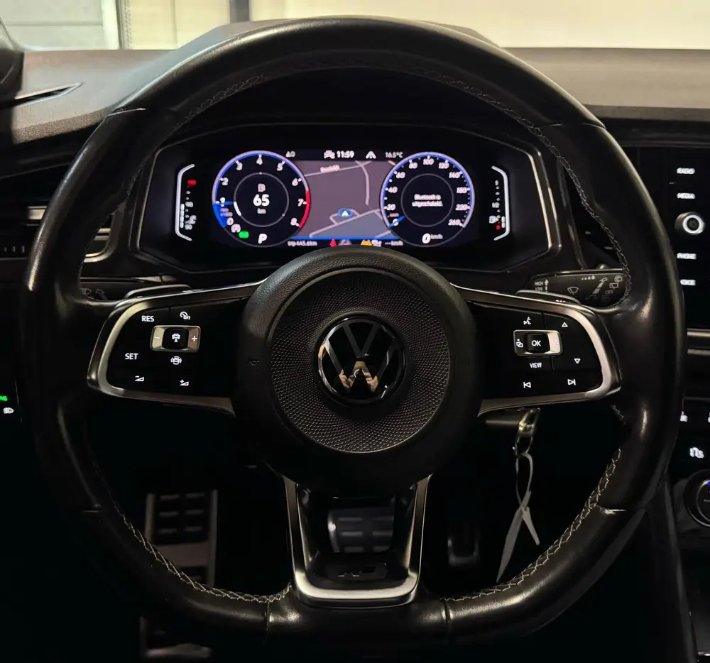 Volkswagen T-Roc 1.5 TSI Sport Business R-Line PANO CAM uit 2020, foto 3