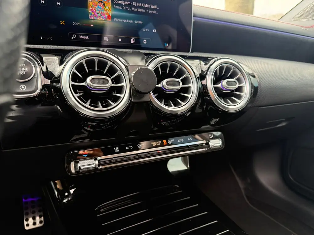 Mercedes-Benz CLA 220 AMG PANO uit 2019, foto 10