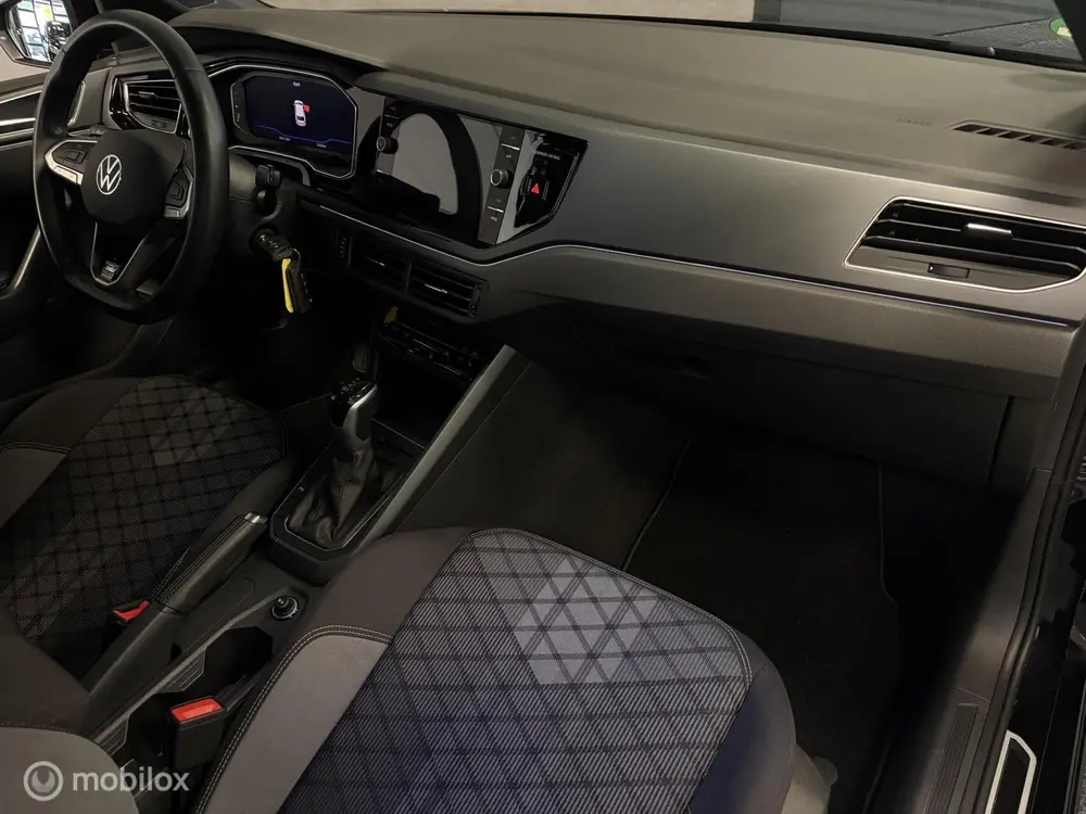 Volkswagen Polo 1.0 TSI R-Line 110 PK DSG FABRIEKSGARANTIE! uit 2024, foto 19