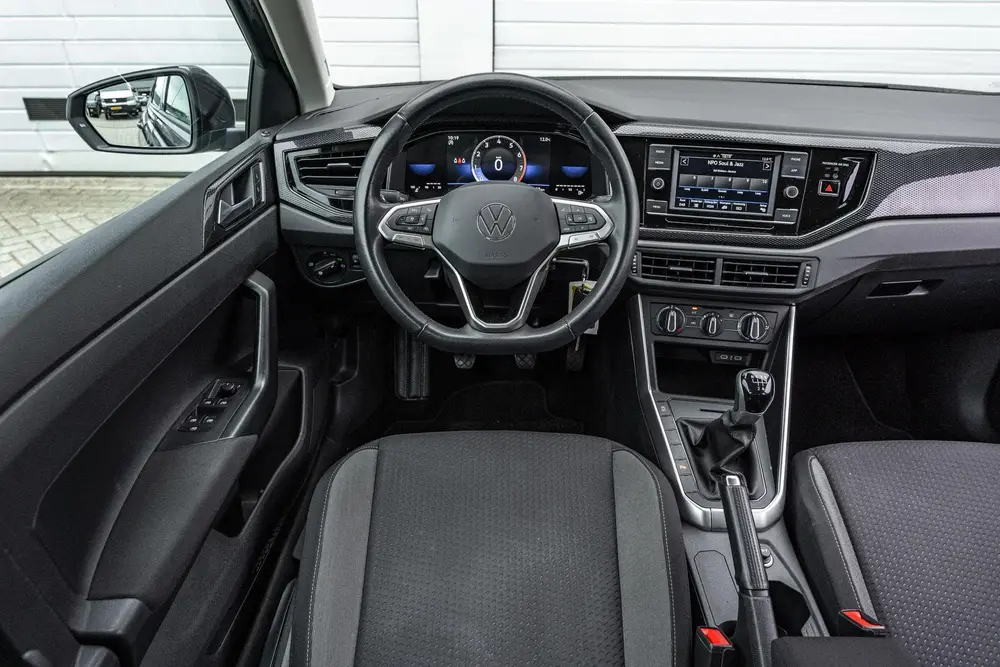 Volkswagen Polo 1.0 TSI 95pk Life | App Connect | Parkeersen uit 2023, foto 20