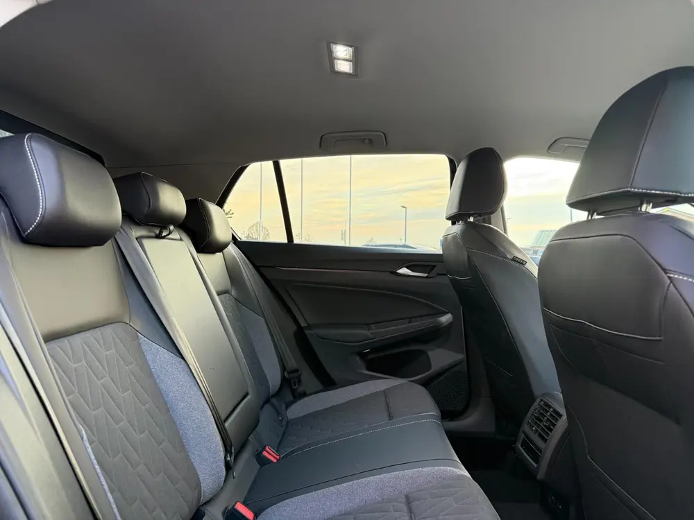 Volkswagen Golf 1.5 eTSI Life Edition uit 2024, foto 15