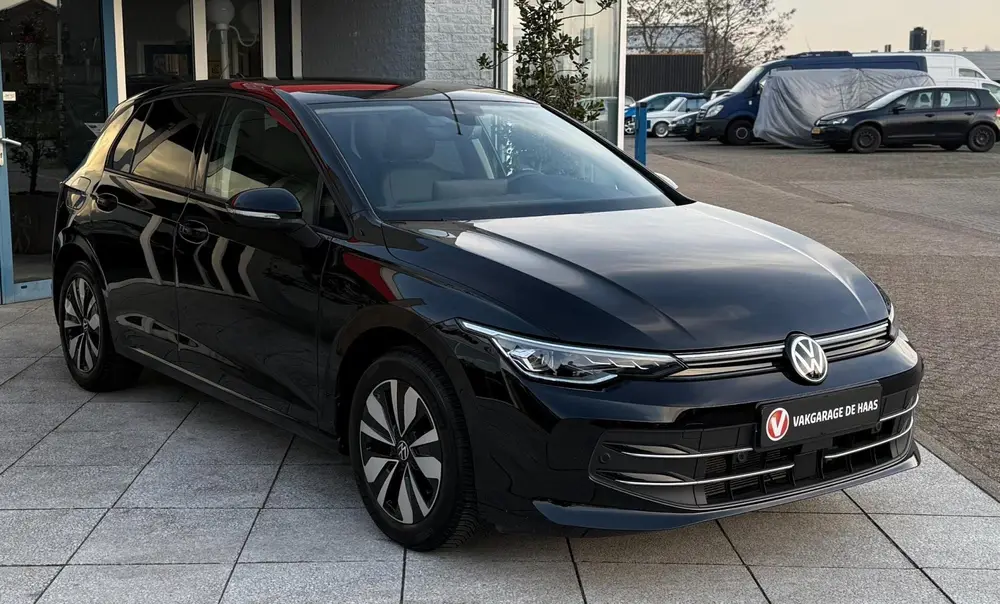 Volkswagen Golf 1.5 eTSI Life Edition uit 2024, foto 3