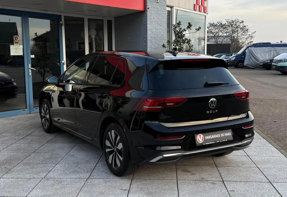 Volkswagen Golf 1.5 eTSI Life Edition uit 2024, foto 8