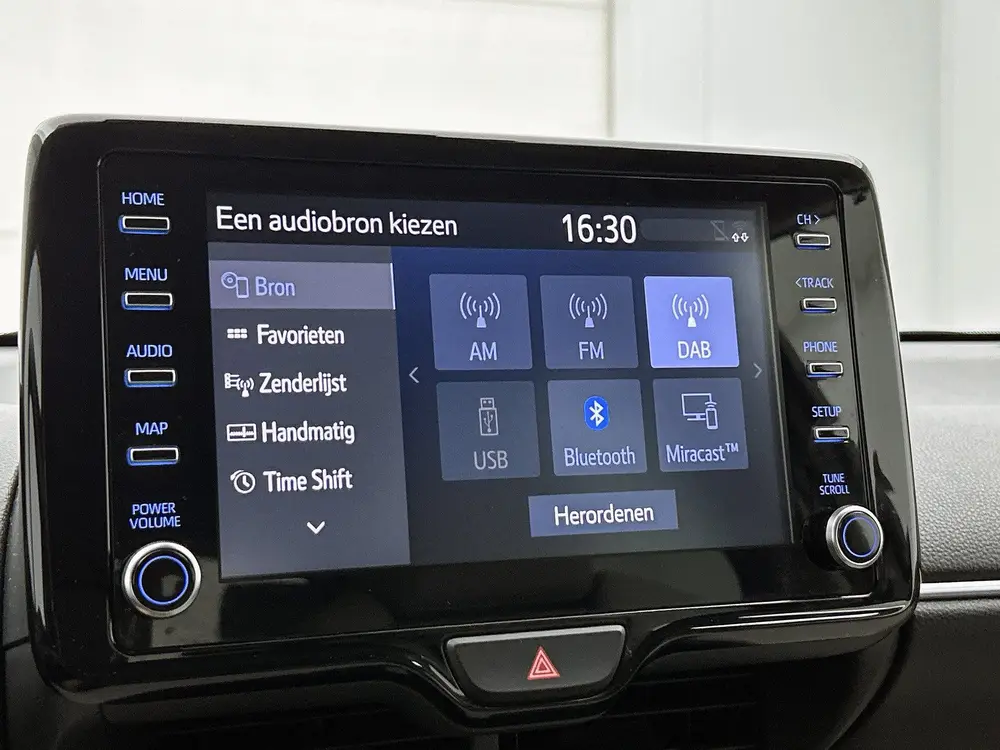 Toyota Yaris 1.5 Hybrid Style + uit 2021, foto 9