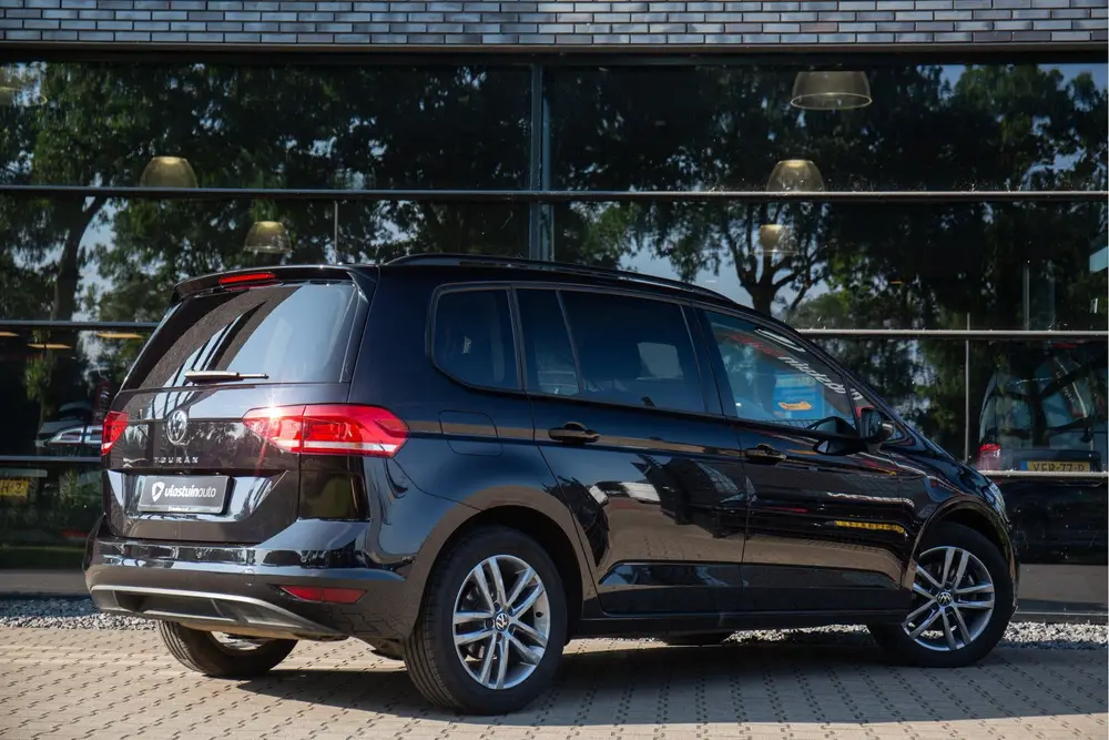 Volkswagen Touran 1.5 TSI Comfortline Business 7p , 7 persoo uit 2024, foto 3
