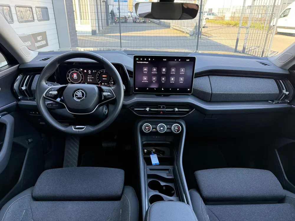 Skoda Kodiaq 1.5 TSI MHEV Business 7p PANORAMADAK uit 2024, foto 2