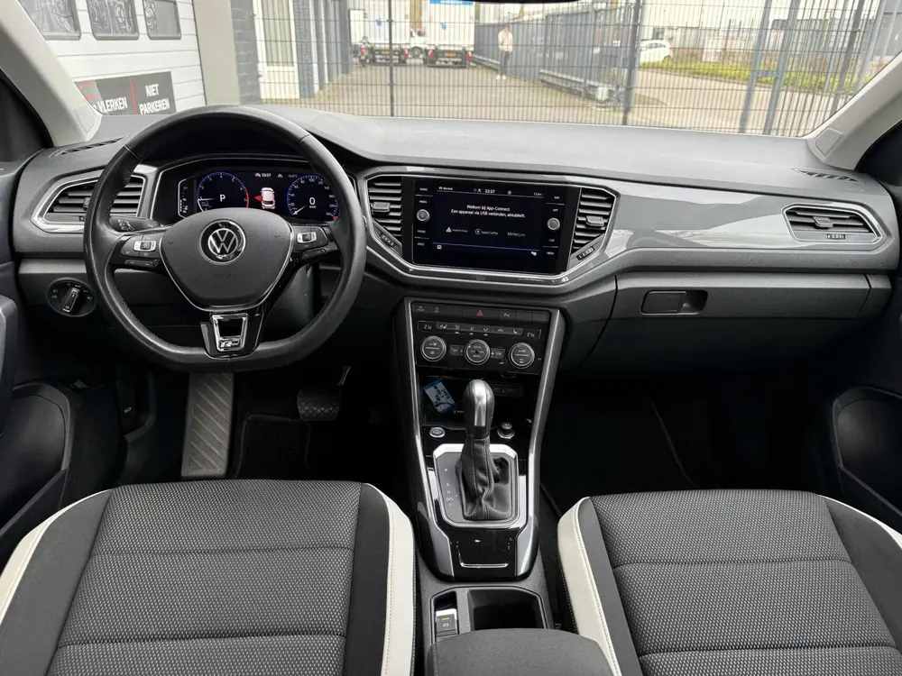 Volkswagen T-Roc 1.5 TSI Sport uit 2021, foto 4