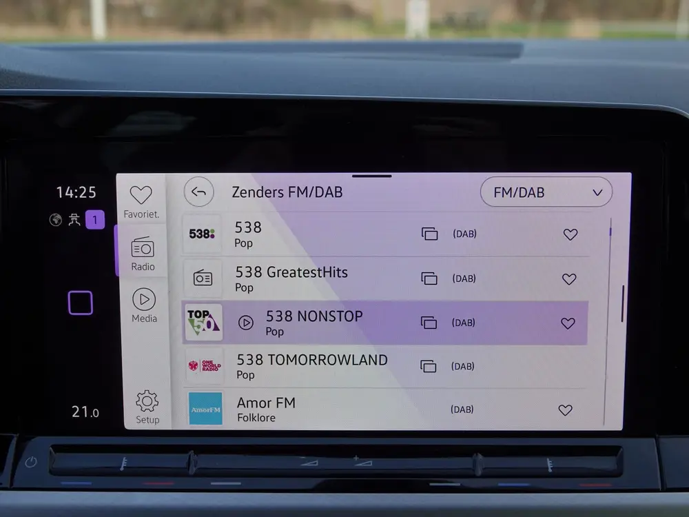 Volkswagen Golf Variant 1.0 eTSI DSG 110PK Life ADAPT. CRUIS uit 2022, foto 19