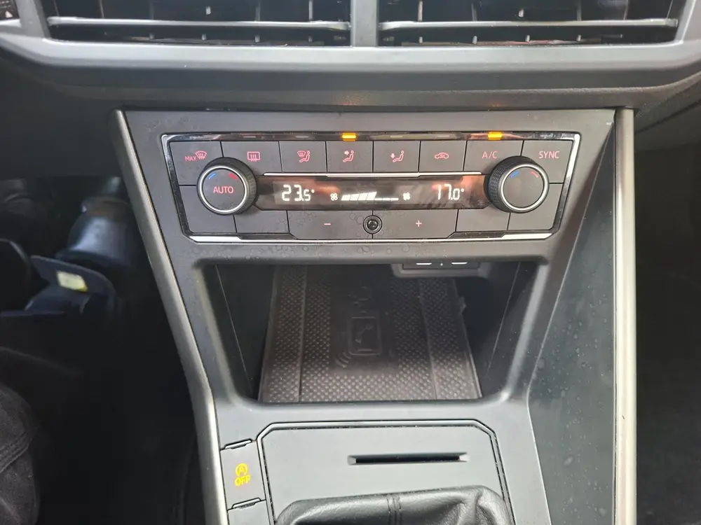 Volkswagen Polo 1.0 TSI Apple car Ecc 95 PK Cruise PDC v+a uit 2021, foto 13