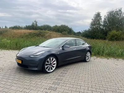 Tesla Model 3 Performance + FSD t.w.v 7.500 euro!! uit 2019