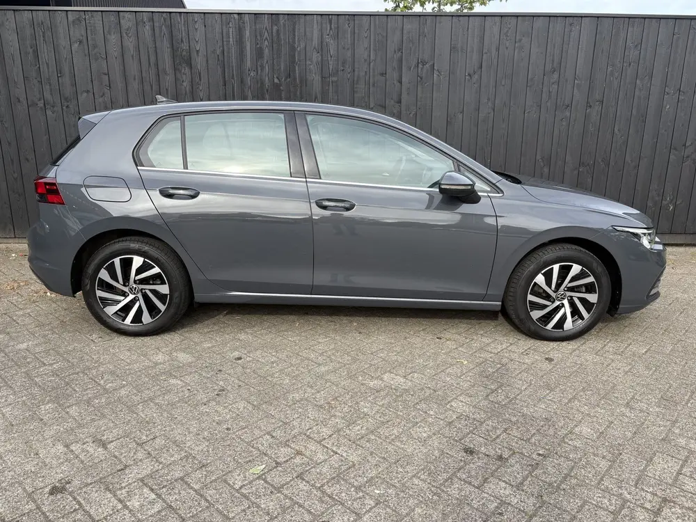 Volkswagen Golf 1.4 eHybrid Style (bj 2022, automaat) uit 2022, foto 2