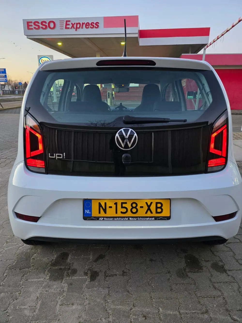 Volkswagen Up! 1.0 65PK 5D 2022 Wit INRUIL MOGELIJK uit 2022, foto 16