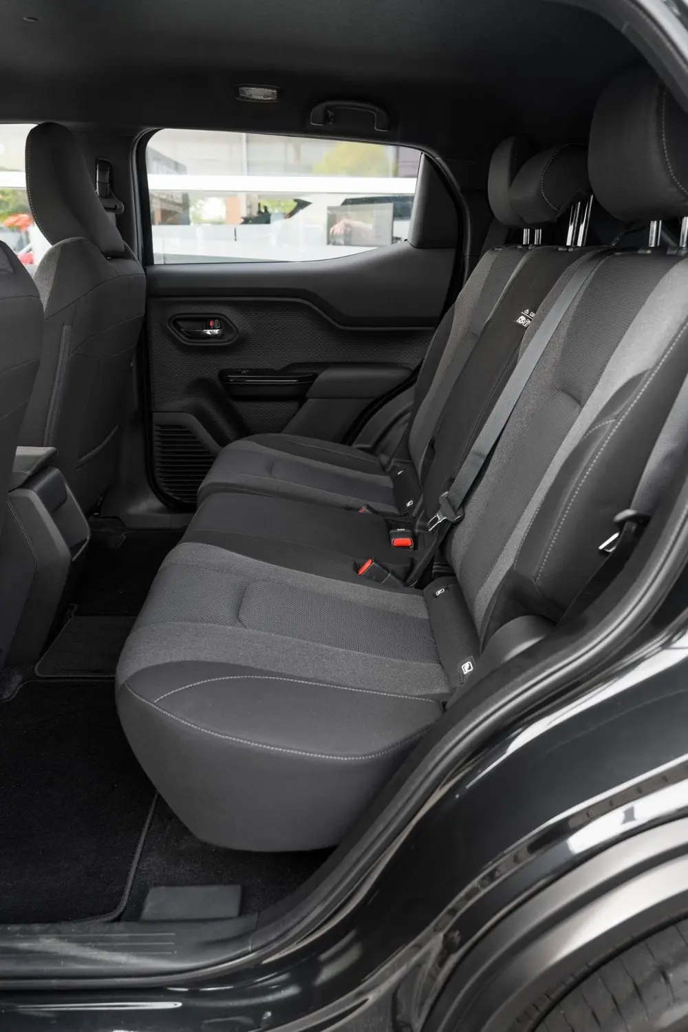 Toyota Urban Cruiser Dynamic 61 kWh uit 2026, foto 12