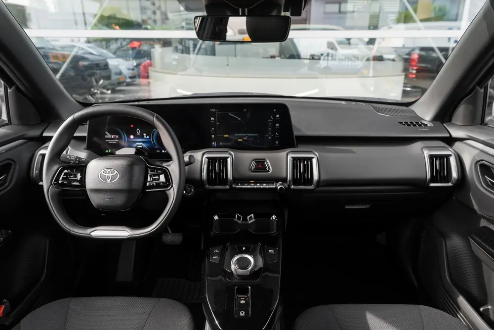 Toyota Urban Cruiser Dynamic 61 kWh uit 2026, foto 4