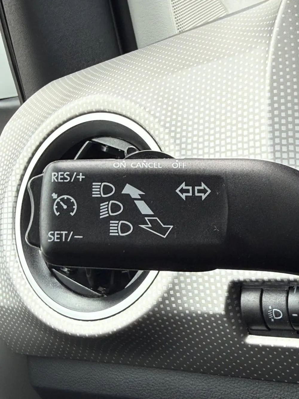 Volkswagen Up! 1.0 BMT high up!. | DAB | CRUISE | BLUETOOTH uit 2019, foto 17