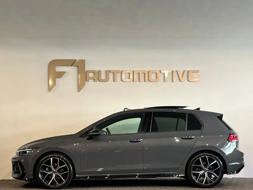 Volkswagen Golf 1.5 eTSI Pano|HuD|Trekhaak|360 Camera|Keyles uit 2025, foto 11