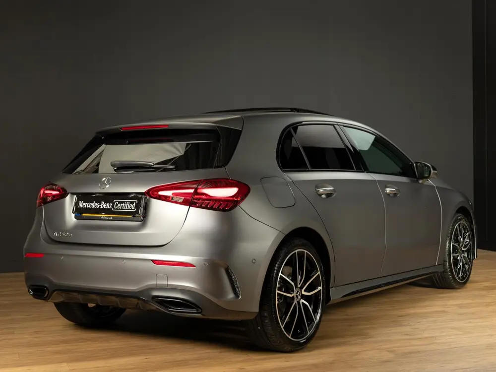 Mercedes-Benz A-Klasse 250 e Business Solution AMG uit 2026, foto 2