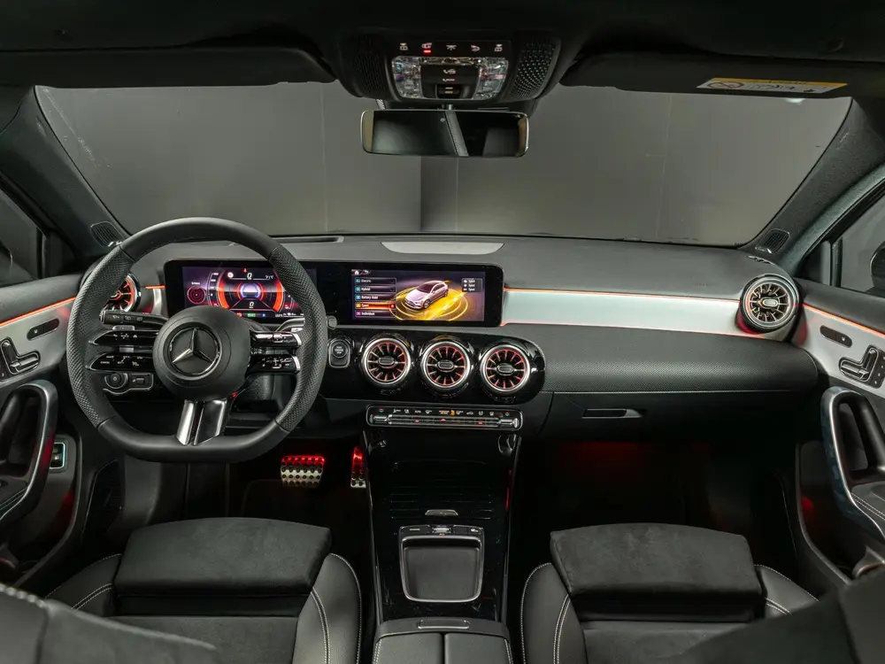 Mercedes-Benz A-Klasse 250 e Business Solution AMG uit 2026, foto 3