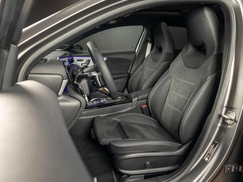 Mercedes-Benz A-Klasse 250 e Business Solution AMG uit 2026, foto 9