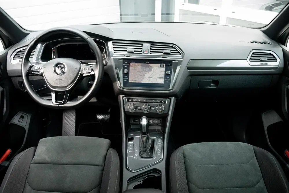 Volkswagen Tiguan 1.5 TSI ACT Highline R-Line|PANO|ADAPT. CR uit 2020, foto 3